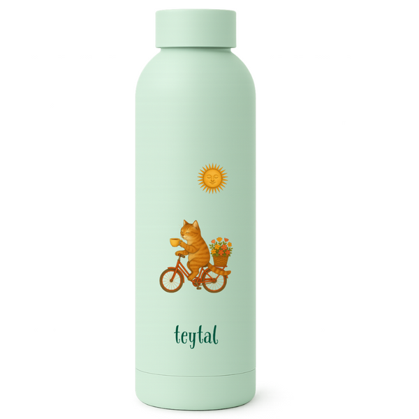Termo verde menta con diseño de gato en bicicleta y flores, logo Teytal en la base.